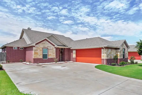 106 King Arthur Court, Glen Rose, TX 76043