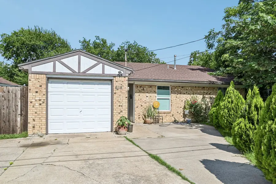 618 SE 3rd Street, Grand Prairie, TX 75051 - #3