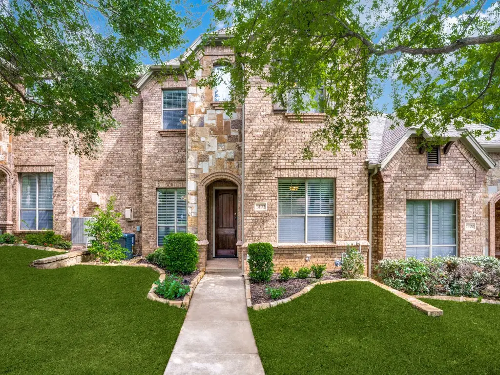 1402 Hampton Road, Grapevine, TX 76051 - #1