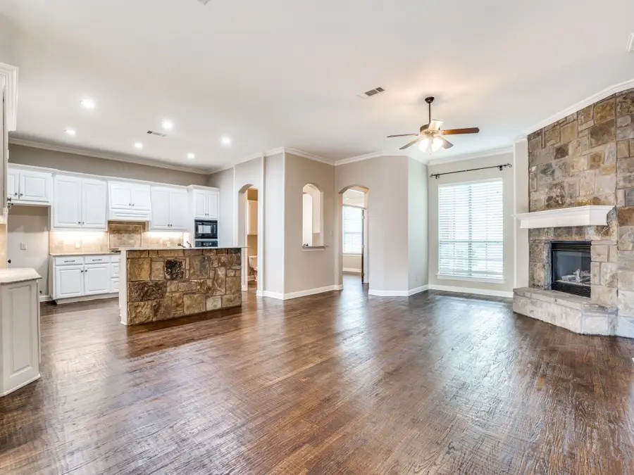 1402 Hampton Road, Grapevine, TX 76051 - #3