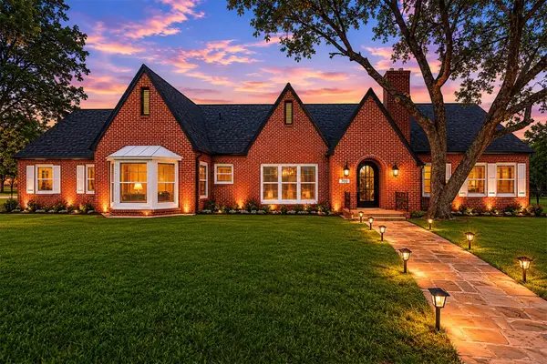 700 Jackson, McGregor, TX 76657