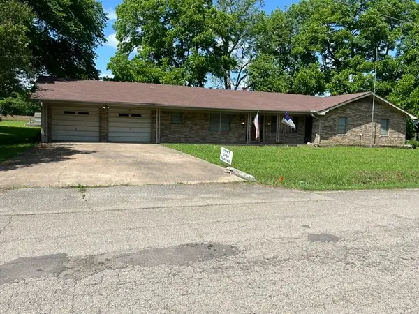 304 Sunset Street, Roxton, TX 75477