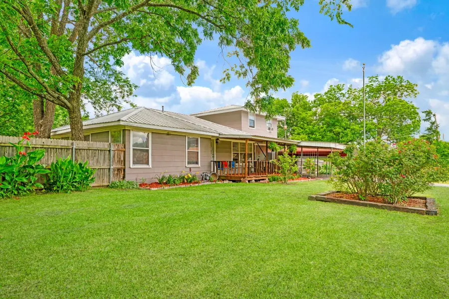 330 Young Street, Blossom, TX 75416 - #2