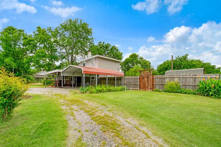 330 Young Street, Blossom, TX 75416 - #3