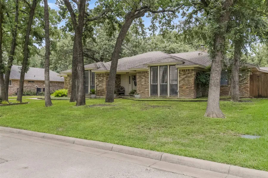 2010 Surrey Oaks Drive, Arlington, TX 76006 - #2