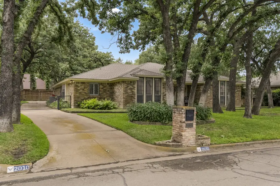 2010 Surrey Oaks Drive, Arlington, TX 76006 - #3