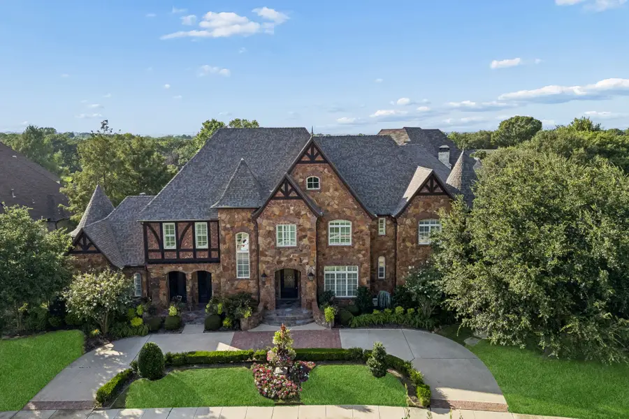 6900 King Charles Court, Colleyville, TX 76034 - #2