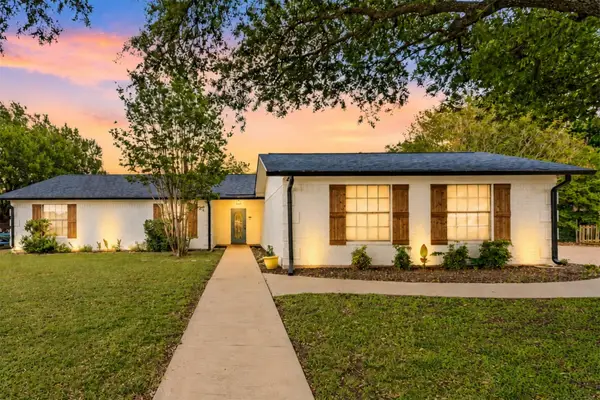 308 Texas Avenue, Hewitt, TX 76643
