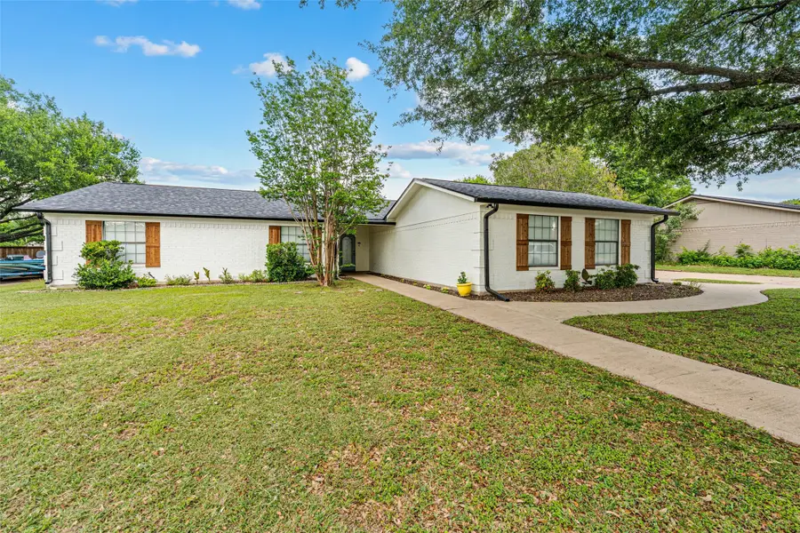 308 Texas Avenue, Hewitt, TX 76643 - #3