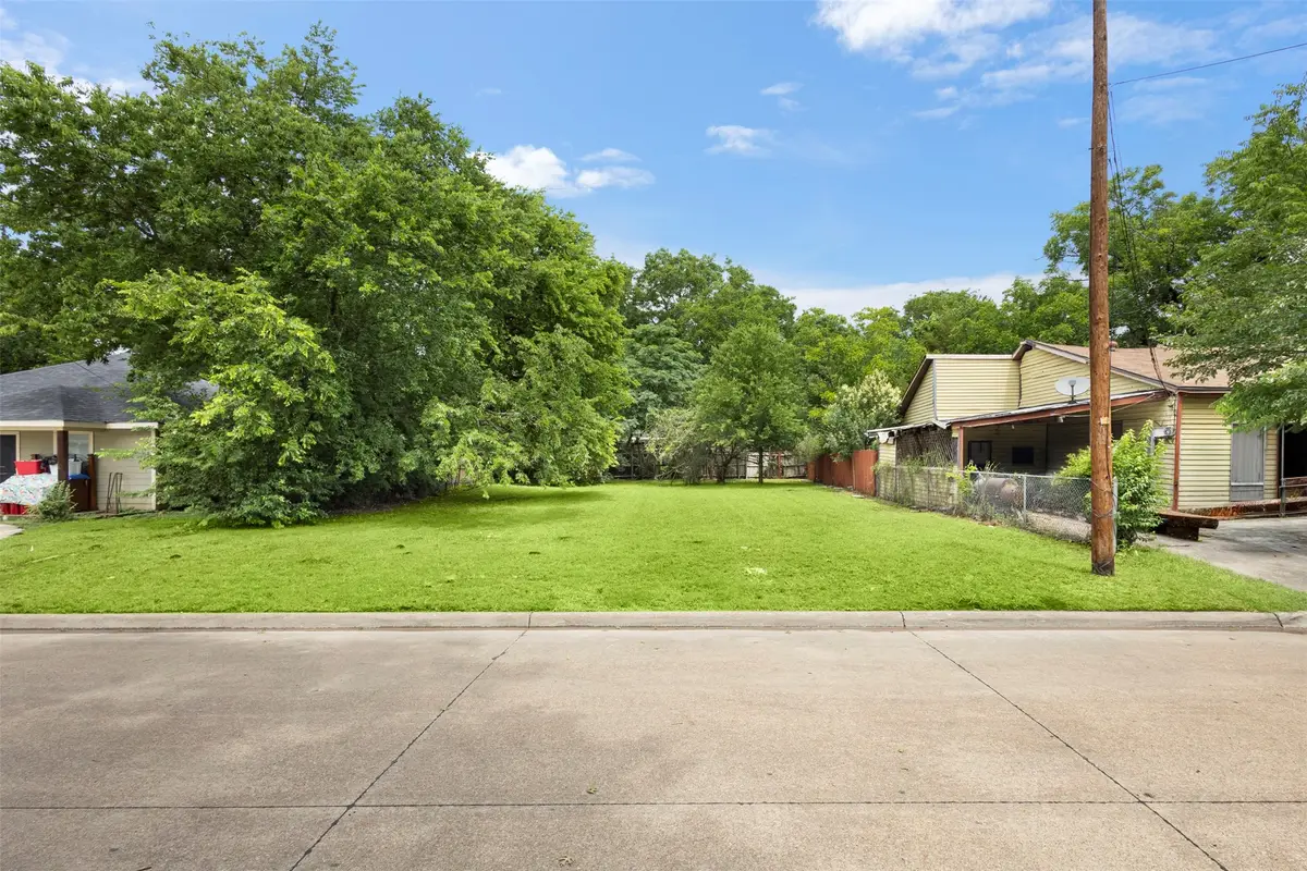 205 Thompson Street, Waxahachie, TX 75165 - #1