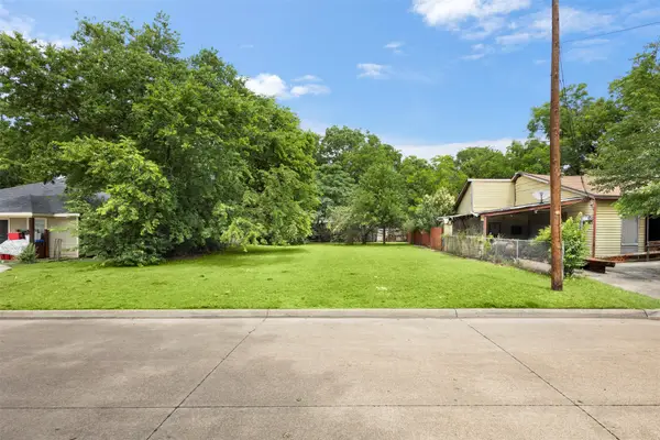 205 Thompson Street, Waxahachie, TX 75165