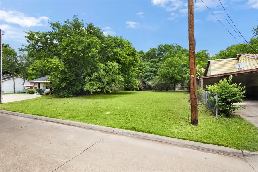 205 Thompson Street, Waxahachie, TX 75165 - #2