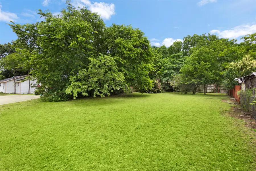205 Thompson Street, Waxahachie, TX 75165 - #3