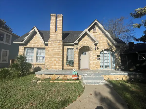1009 E Humbolt Street, Fort Worth, TX 76104
