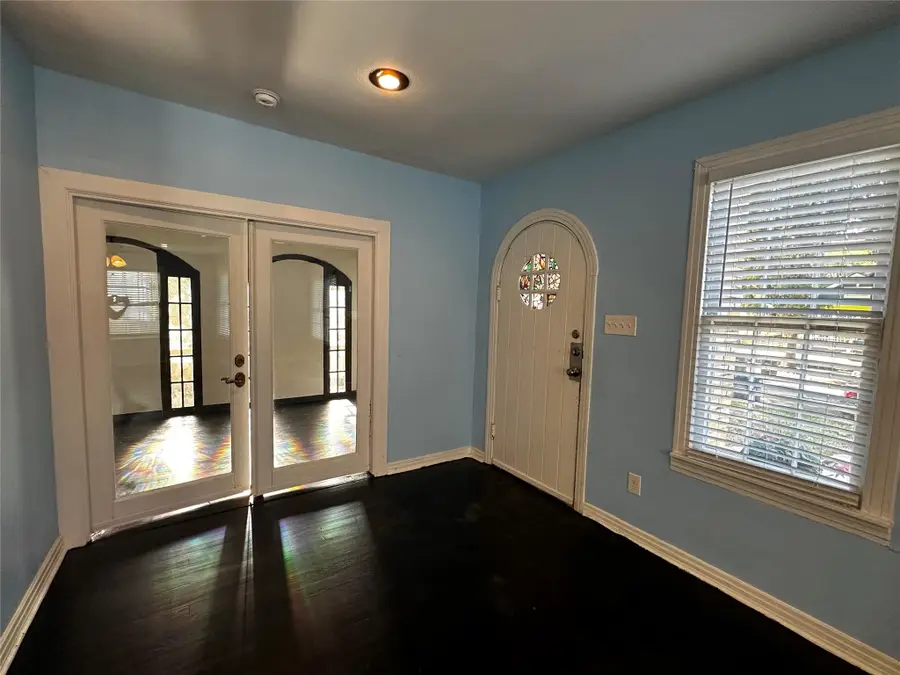 1009 E Humbolt Street, Fort Worth, TX 76104 - #3