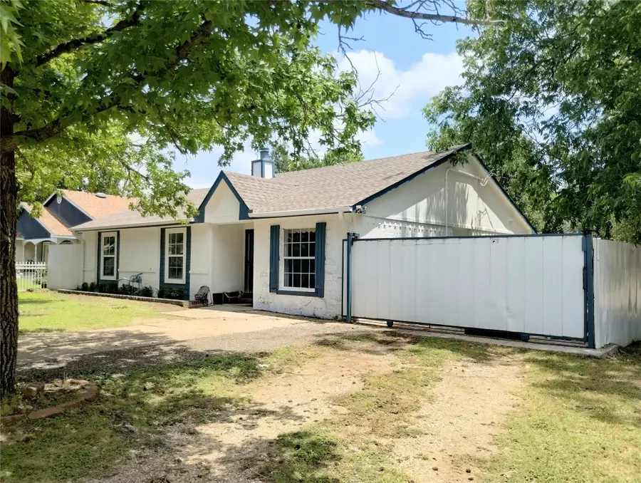 704 Manhattan Drive, Dallas, TX 75217 - #2
