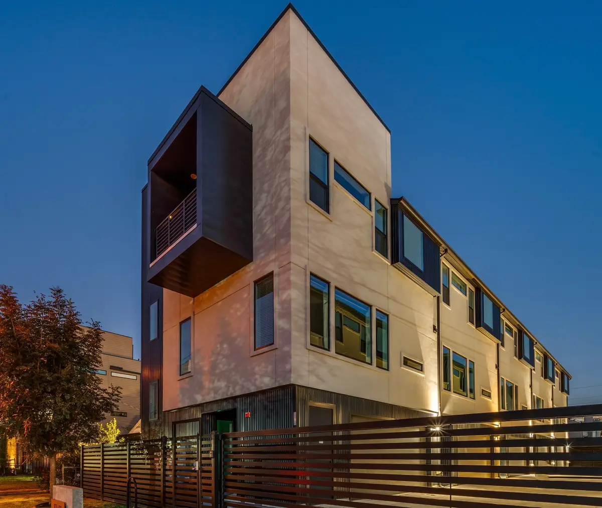 2900 Hawthorne Avenue #102, Dallas, TX 75219 - #1