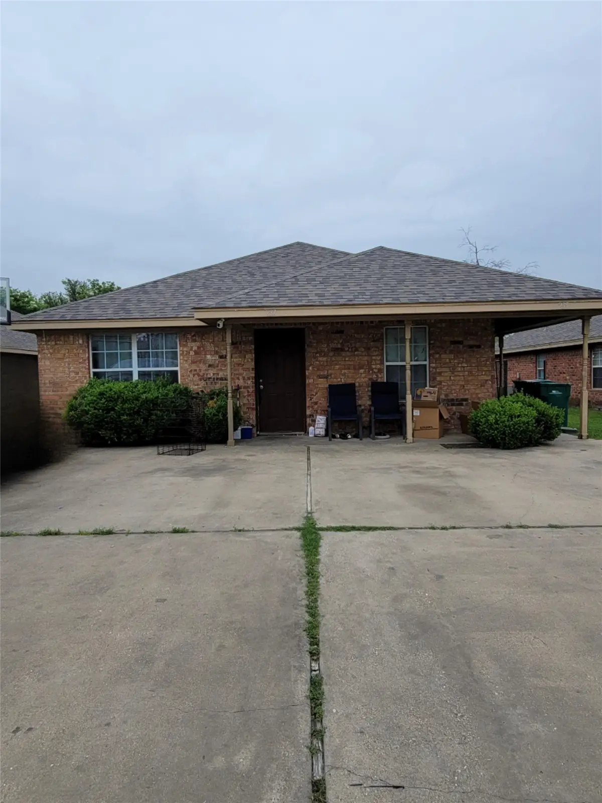 235-237 E Craven Avenue, Lacy Lakeview, TX 76705 - #1