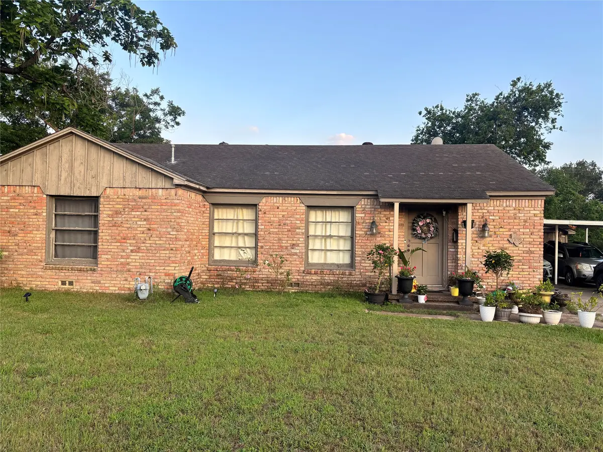 1508 E Texas Avenue, Mart, TX 76664 - #1