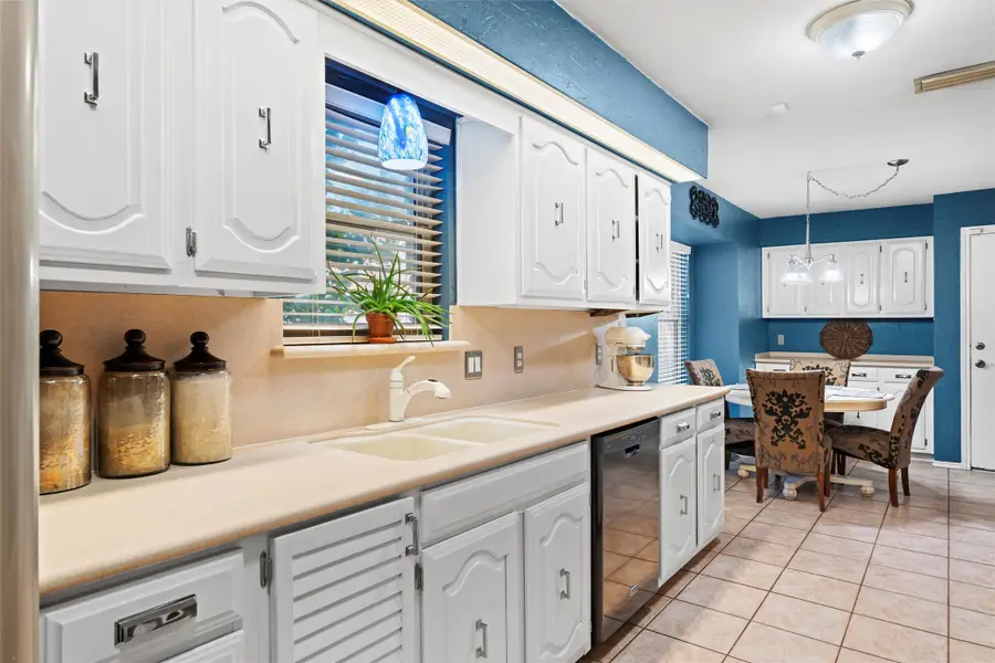 605 Hinsdale Drive, Arlington, TX 76006 - #3
