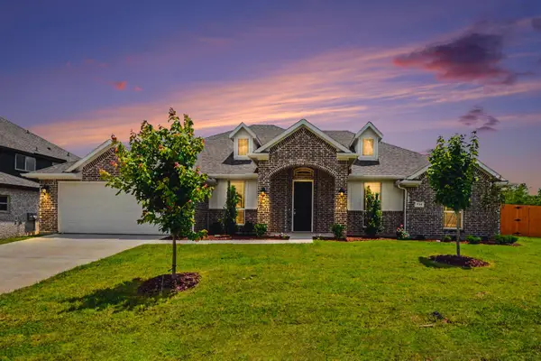 736 Candace Drive, DeSoto, TX 75115