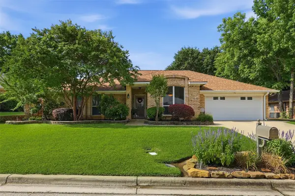 325 Marseille Drive, Hurst, TX 76054