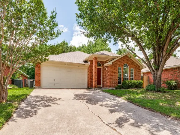 629 Forest Oaks Drive, Grand Prairie, TX 75052