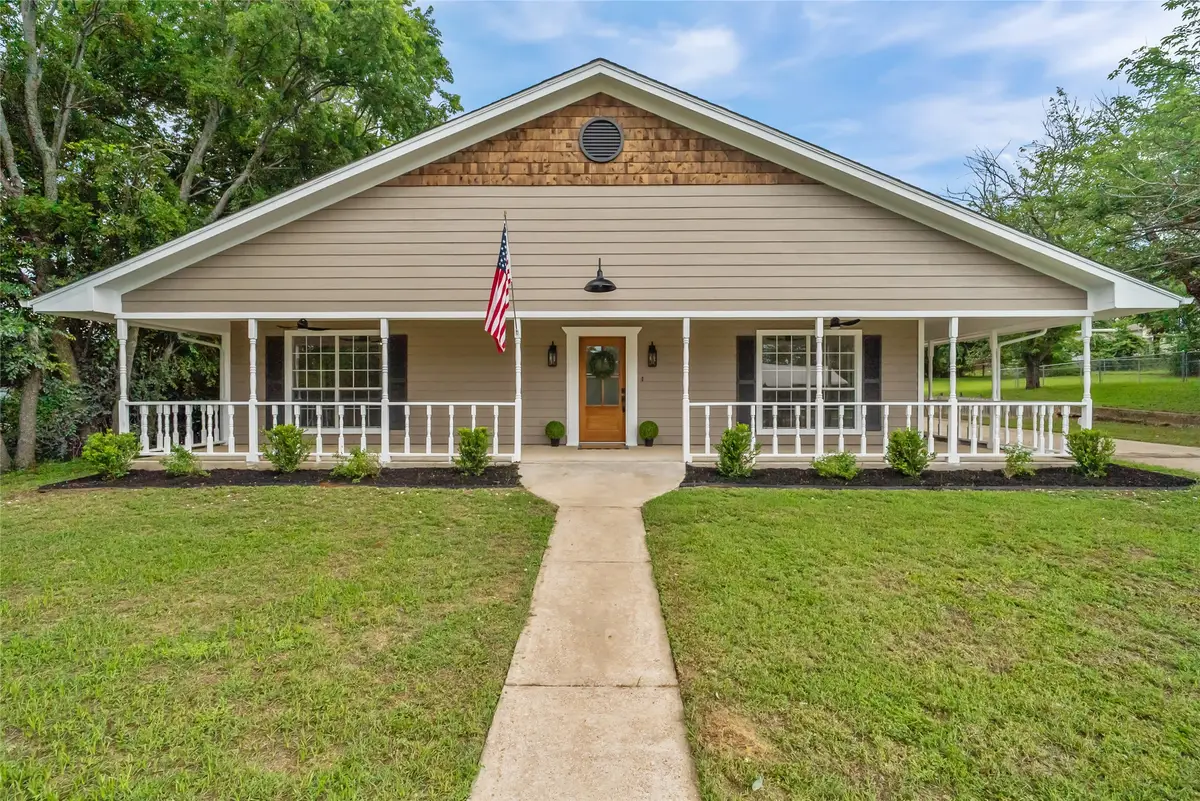 301 E 2nd Street, Weatherford, TX 76086 - #1