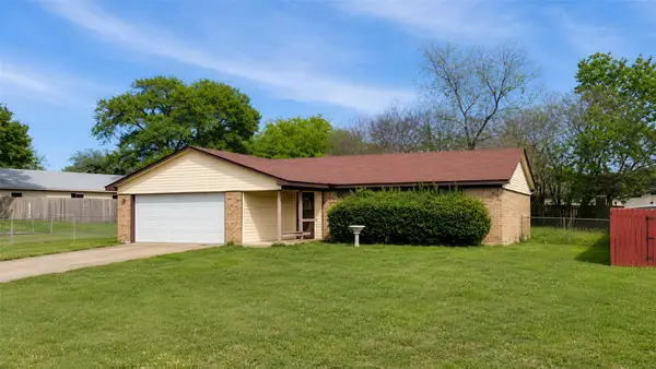 902 S Old Temple Road, Hewitt, TX 76643
