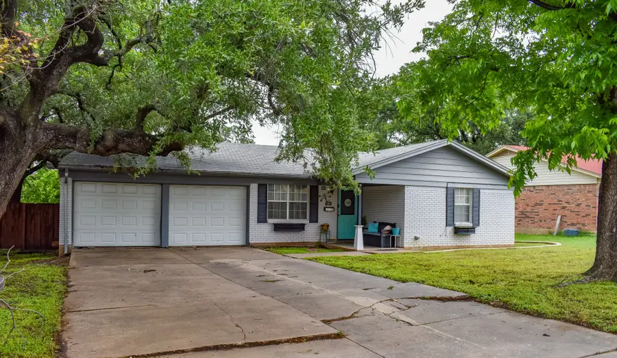 304 Moore Street, Brady, TX 76825 - #2