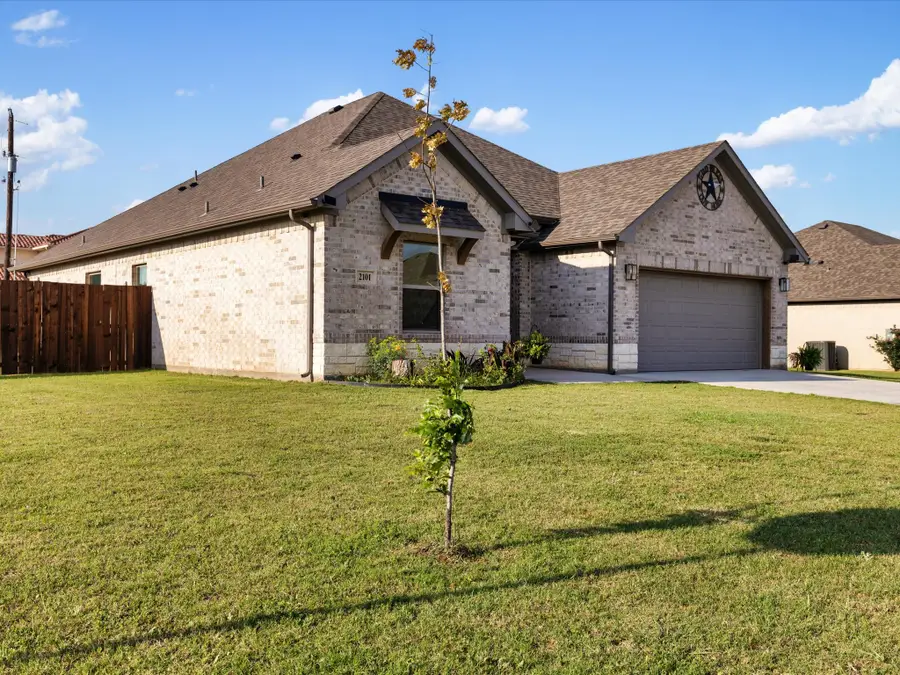 2101 Briarwood Drive, Bridgeport, TX 76426 - #2
