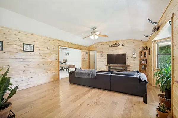 811 Vz County Road 3211, Wills Point, TX 75169