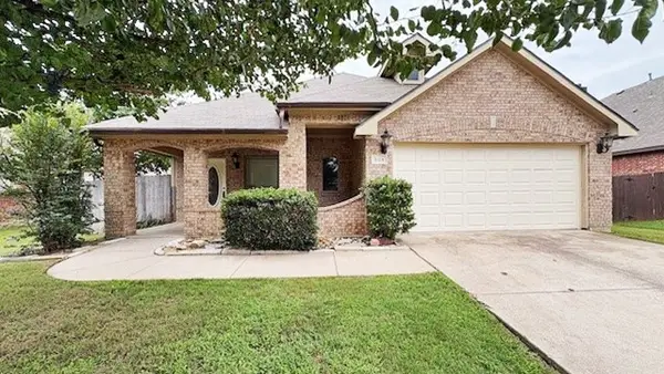 624 Vickie Street, Crowley, TX 76036