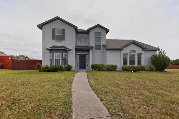421 Chestnut Lane, DeSoto, TX 75115