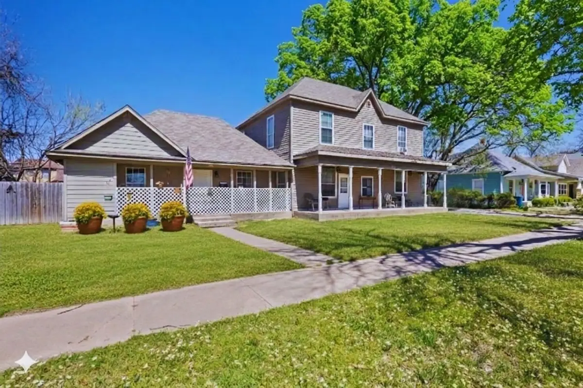 909 W Chestnut Street, Denison, TX 75020 - #1
