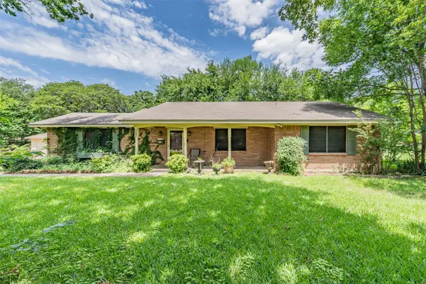 202 Mathis Street, Seagoville, TX 75159