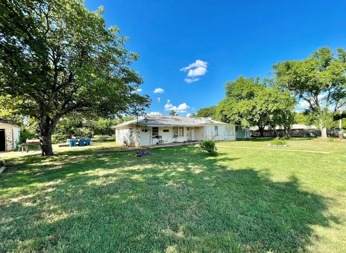514 W Roosevelt Avenue, Whitney, TX 76692 - #1