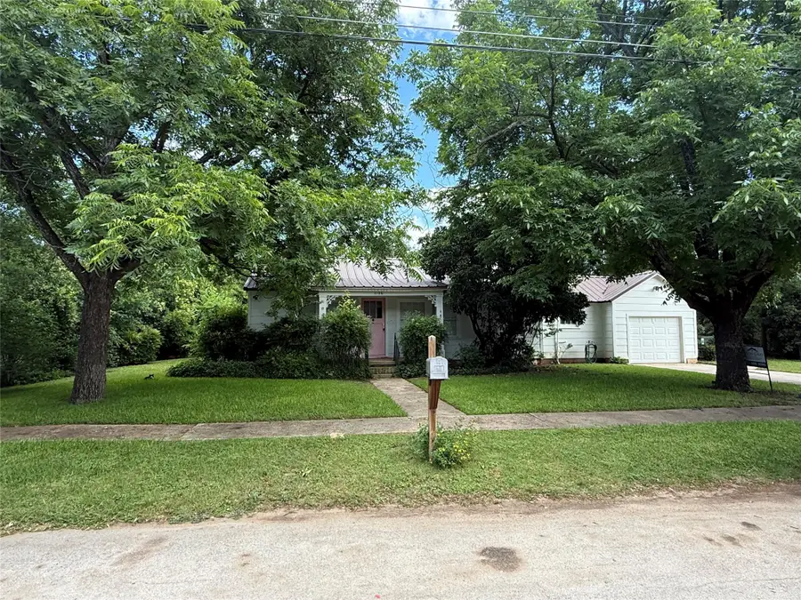1106 Morris Street, Brownwood, TX 76801 - #2