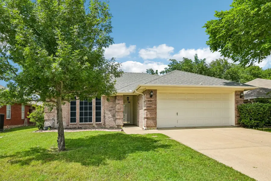1036 Spring Hill Drive, Saginaw, TX 76179 - #2