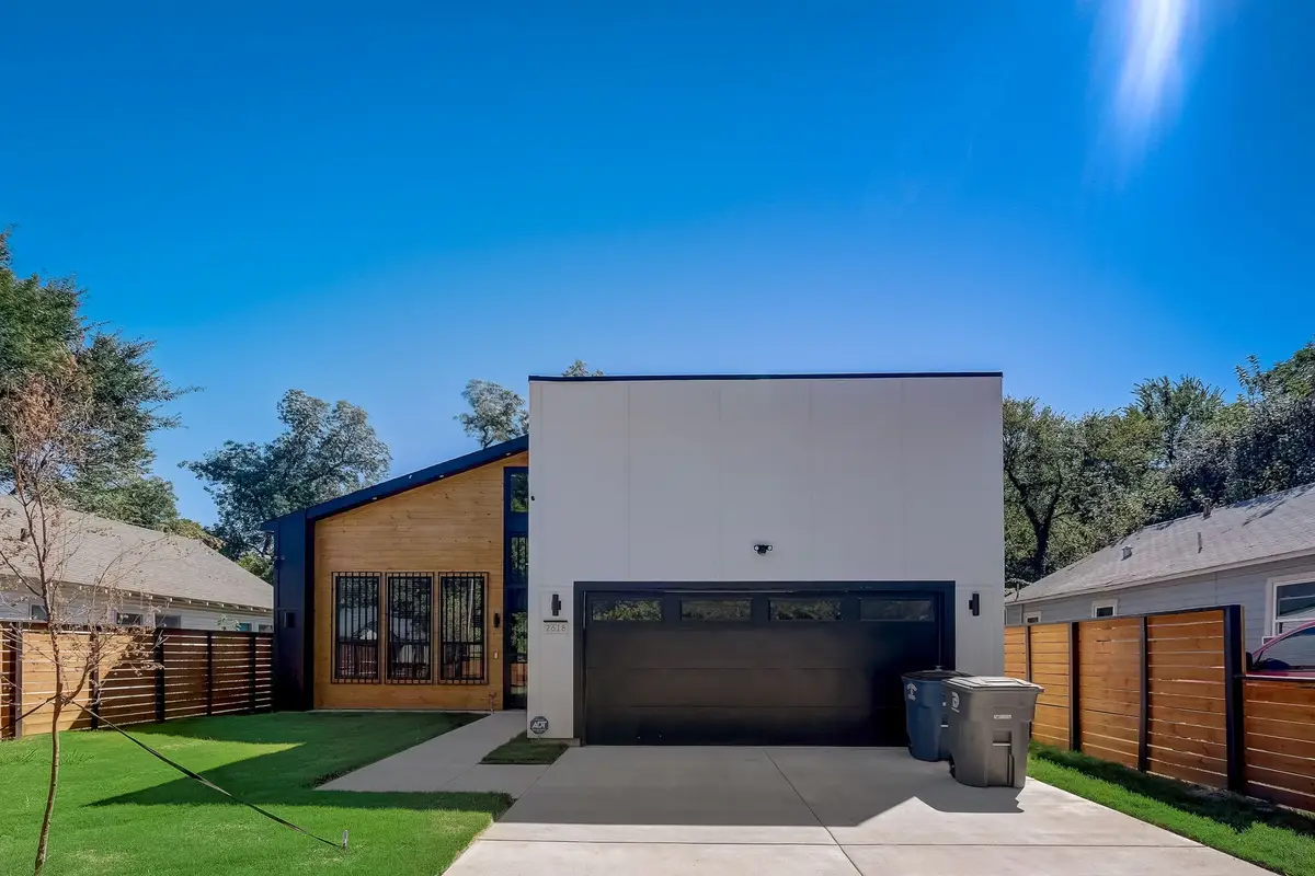 2618 Carpenter Avenue, Dallas, TX 75215 - #1