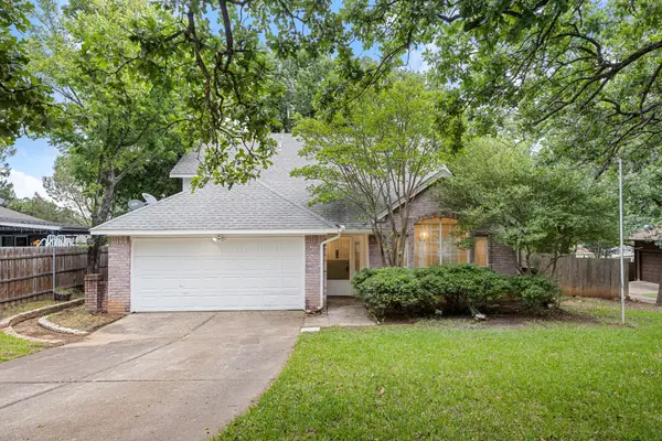 3208 Hickory Court, Bedford, TX 76021