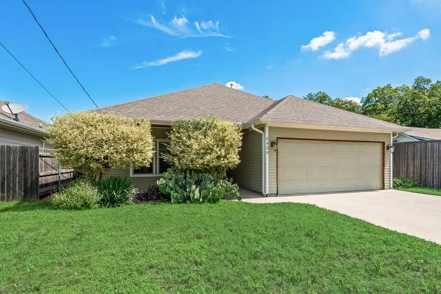5420 Meandering Road, River Oaks, TX 76114 - #2
