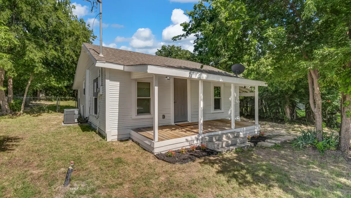 1220 N Rusk Street, Weatherford, TX 76086 - #1