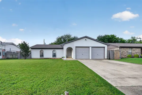 1212 Manning Street, Benbrook, TX 76126