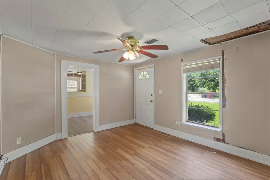 829 W 9th Street, Bonham, TX 75418 - #2