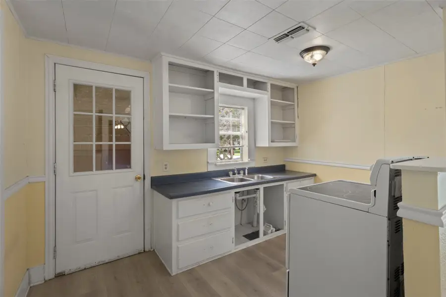 829 W 9th Street, Bonham, TX 75418 - #3