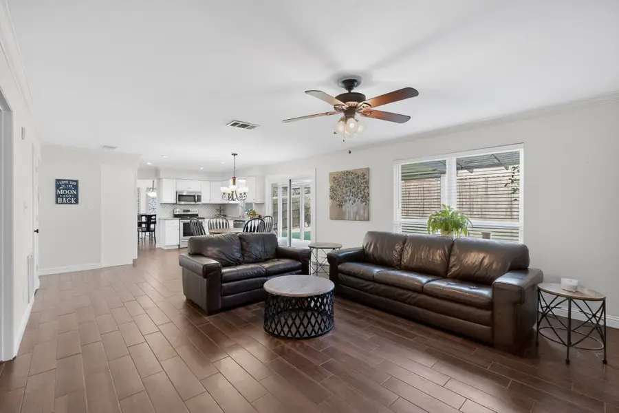 4349 Winchester Court, Grand Prairie, TX 75052 - #2