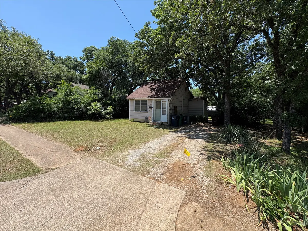 2607 N Locust Street, Denton, TX 76209 - #1