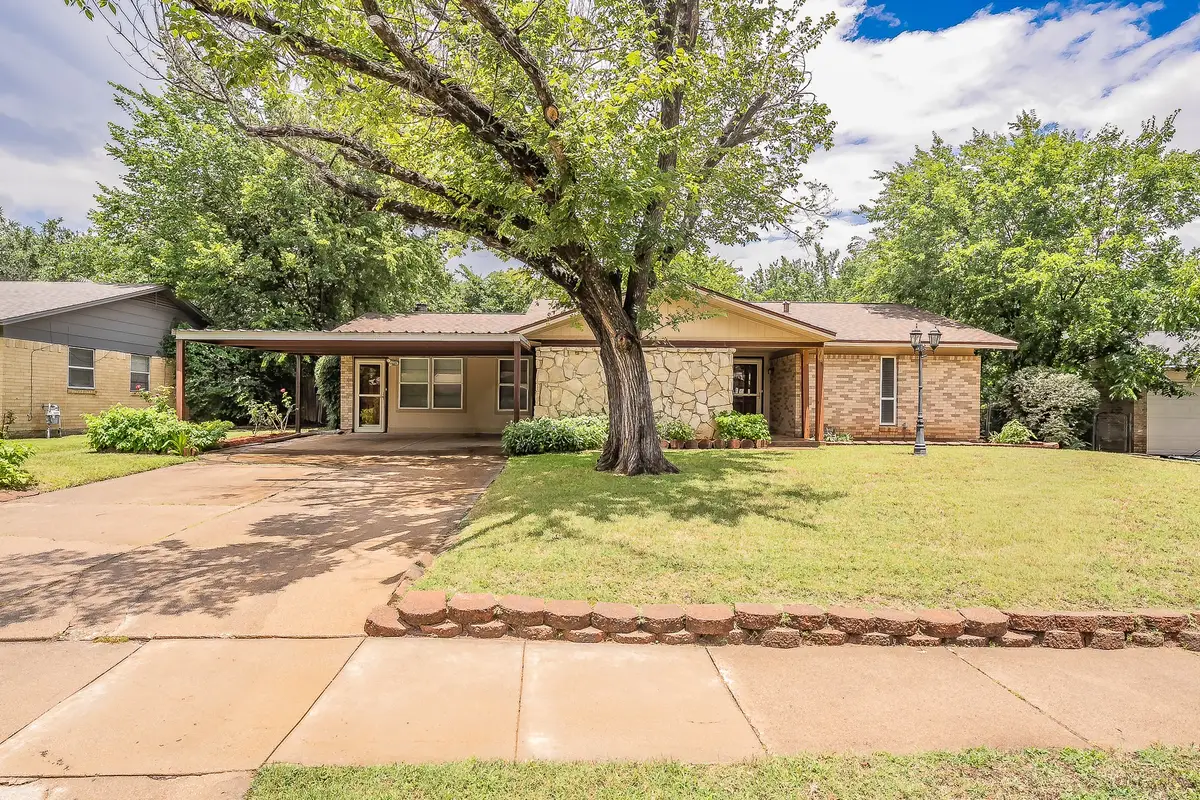 804 N Ector Drive, Euless, TX 76039 - #1