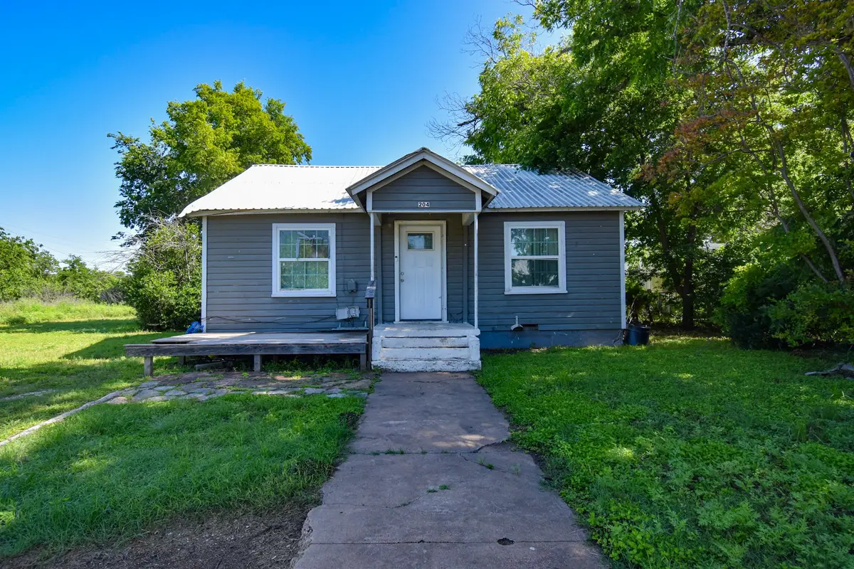 204 W Victoria, Brady, TX 76825 - #1